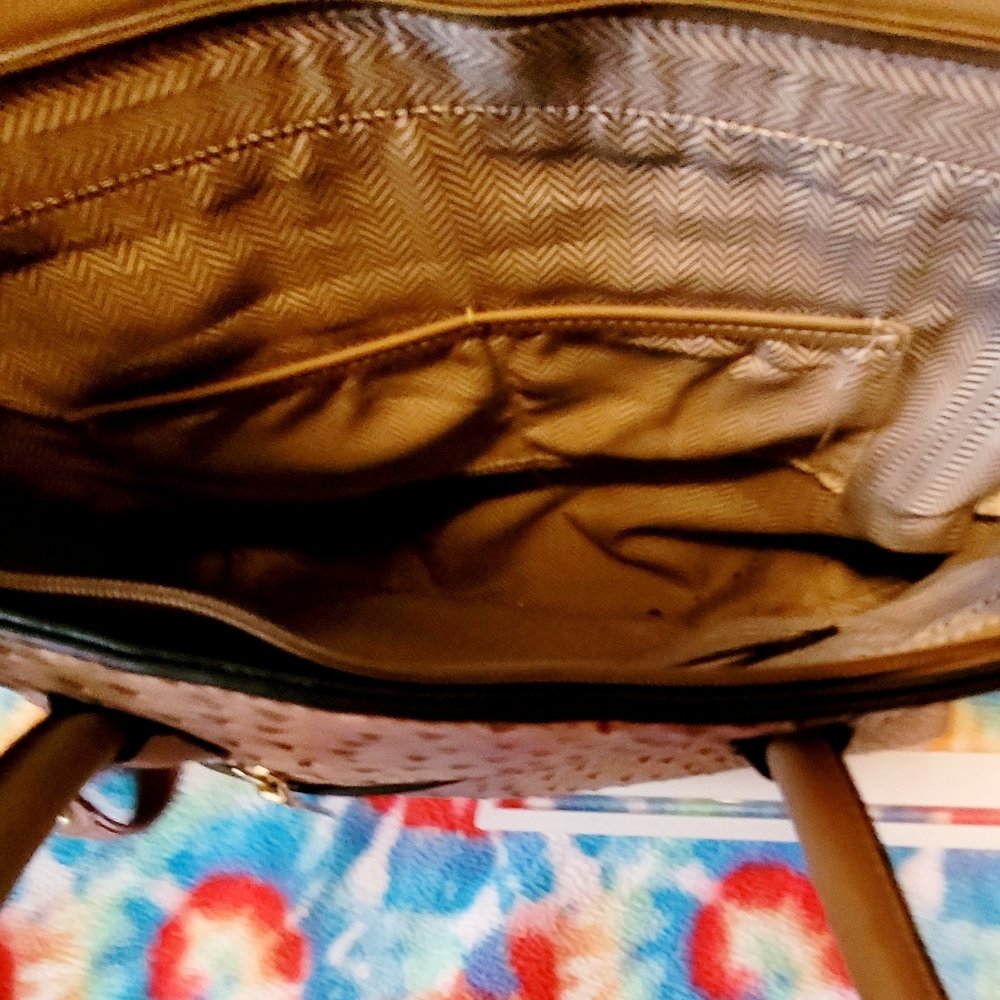 Trendy Ostrich pattern Handbag - Picture 4 of 4